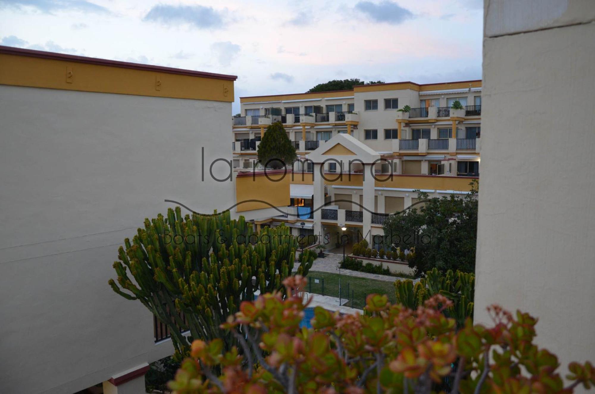 Laromanamarbella Punto Es Exterior photo